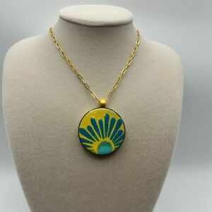 Leighelena Artisan Necklace Yellow Blue Magnetic Pendant Oval Link Gold-tone 18"